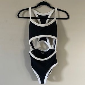 Aerie one piece full coverage monokini black and white size Small S